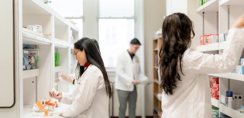 Students working in pharmacy lab 